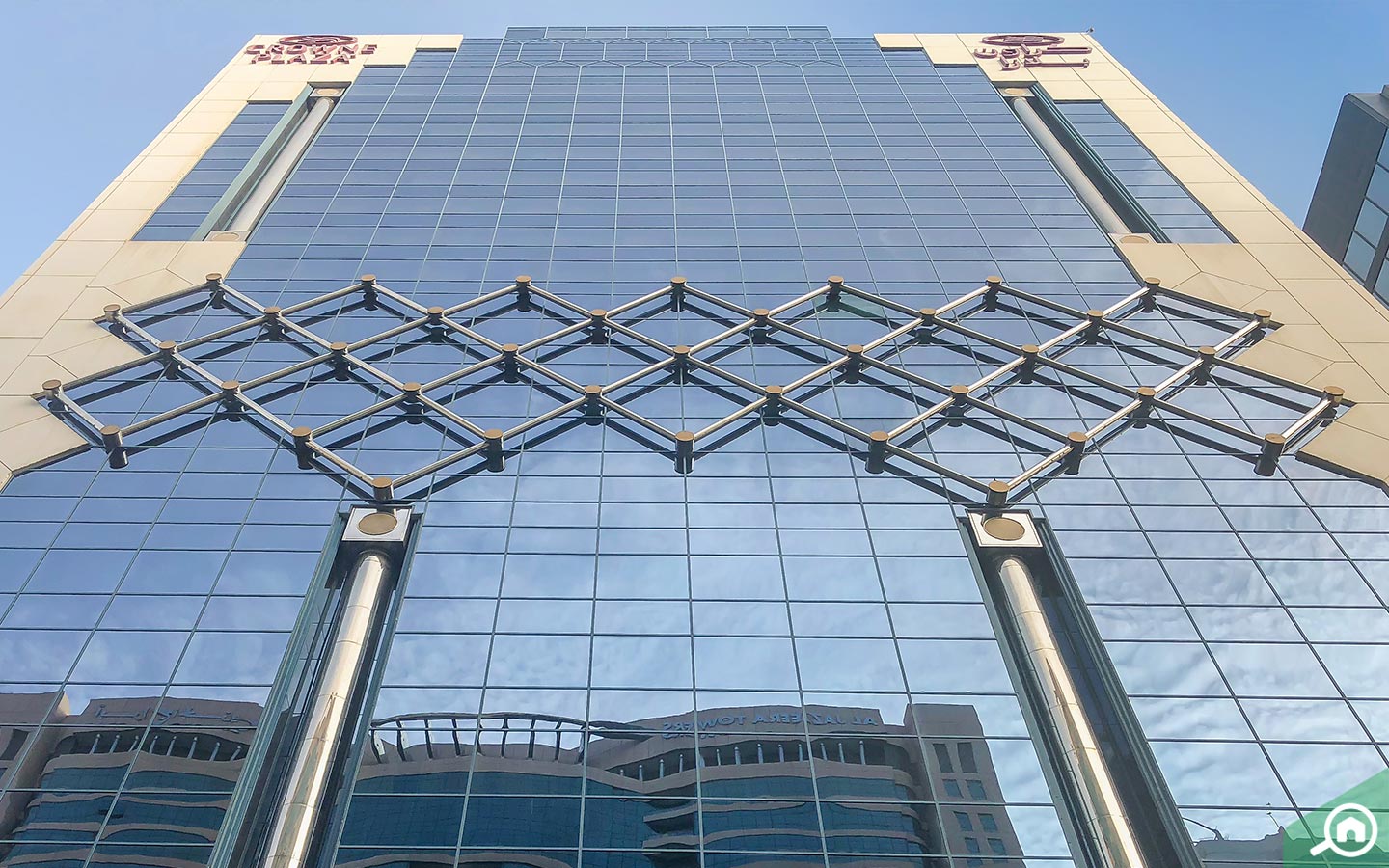 فندق كراون بلازا في شارع حمدان