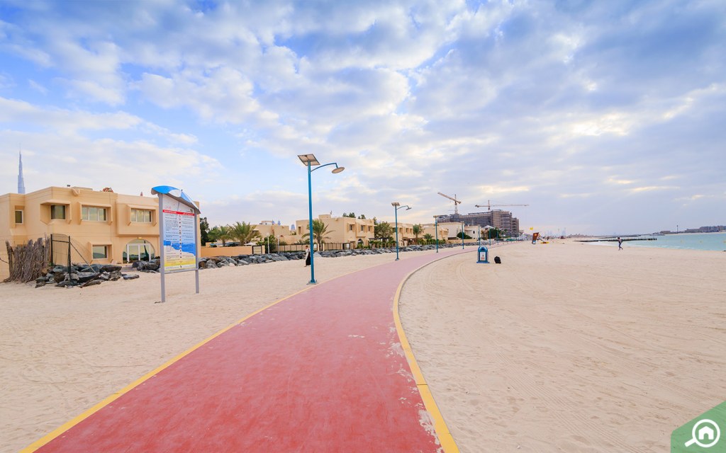 Jumeirah Beach is close to Liwan 