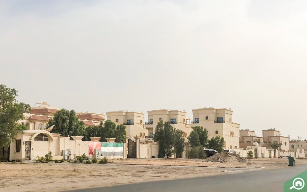 فلل في مدينة خليفه ب