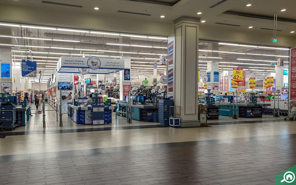 carrefour market in Al Bahia