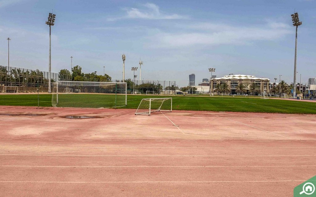 ملعب كرة قدم في مدينة زايد الرياضية