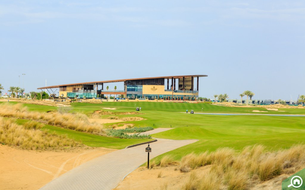 Restaurants in Trump International Golf Course near Aknan Villas