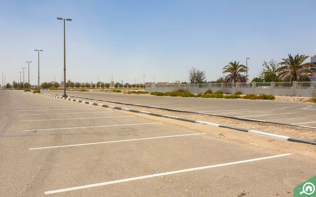 مواقف السيارات في الشامخة
