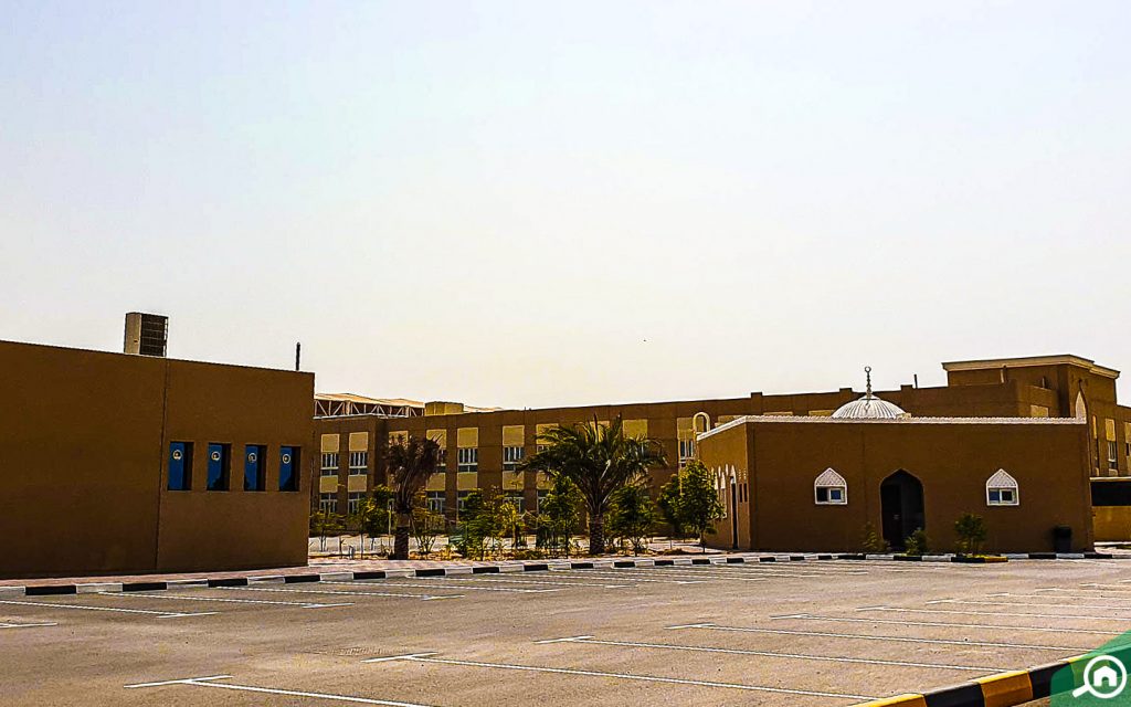 Sharjah Indian School near Al Suyoh