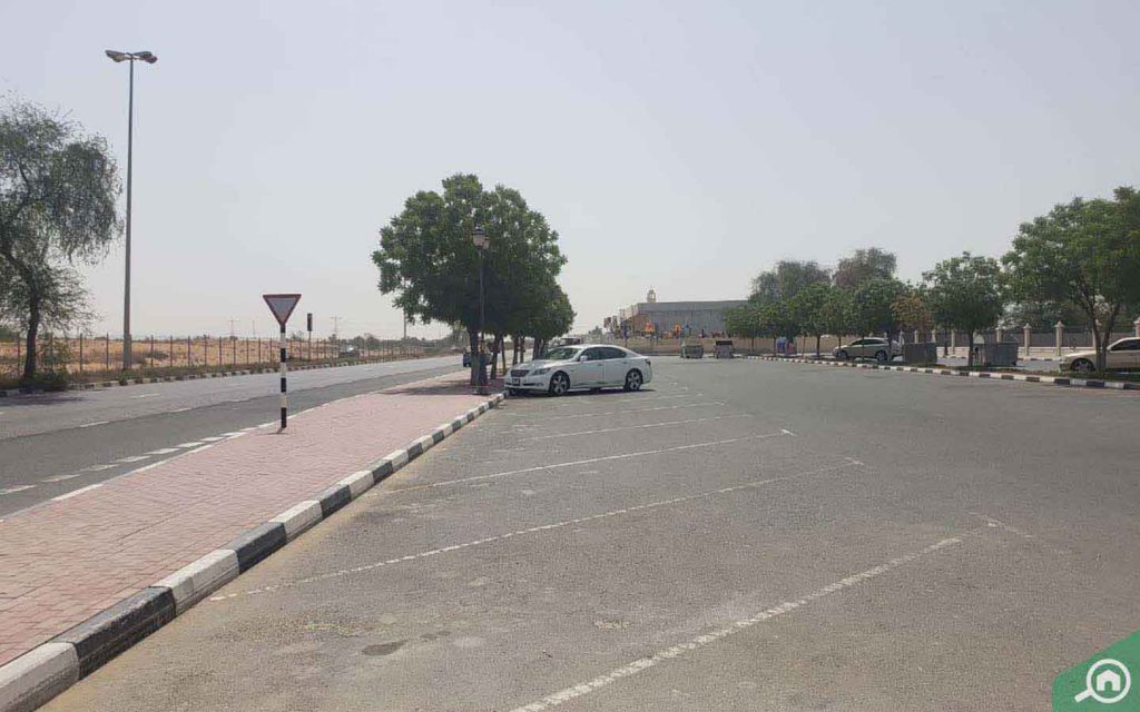 Parking in Al Helio