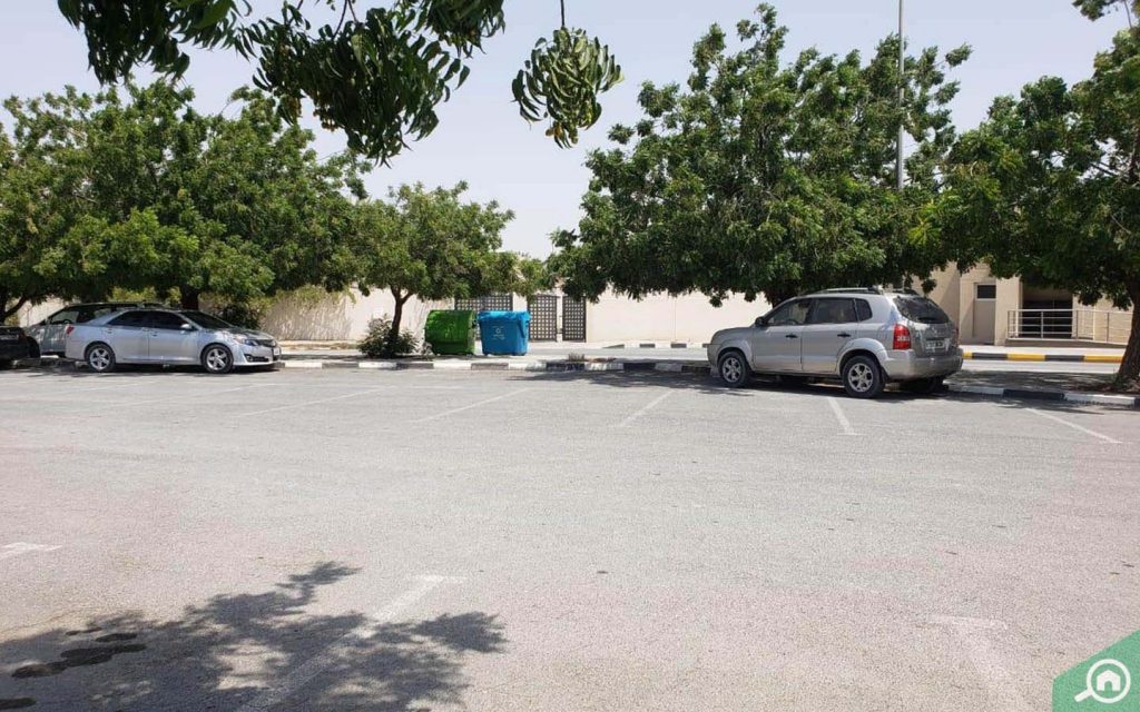 Parking in Al Mirgab