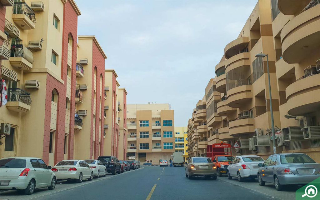مواقف سيارات عامة