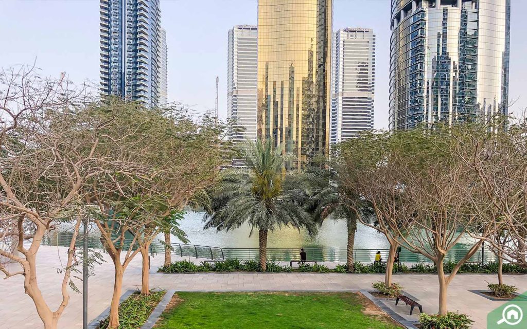 حديقة أبراج بحيرات جميرا
