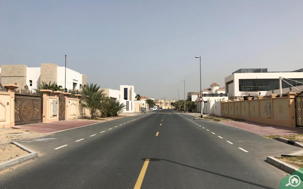 مواقف السيارات العامة