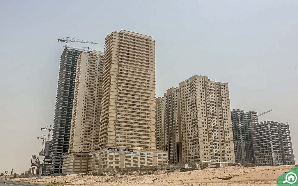 مبنى قيد الإنشاء