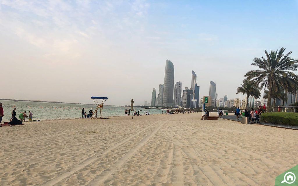 شاطئ الكورنيش