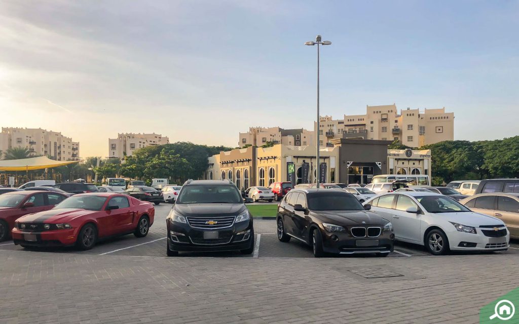 مواقف سيارات منظمة في رمرام