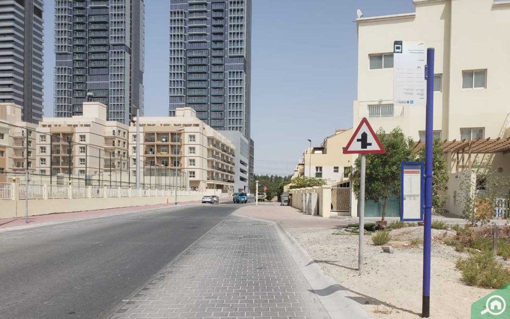 bus stop near oasis villas, JVC