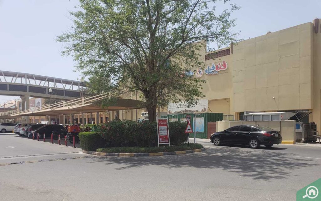 al hamra mall near al jazirah al hamra