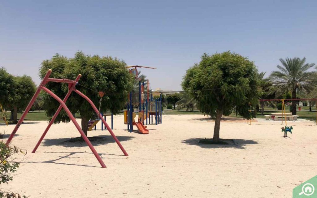 منطقة لعب في الحديقة