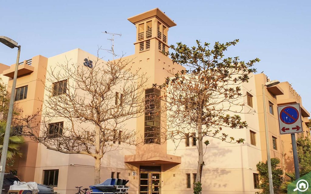 مباني سكنية في جبل علي