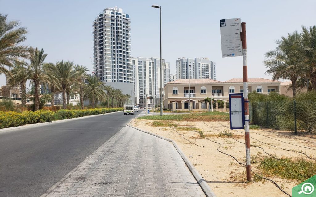 Bus stop near Nakheel Townhouse JVC